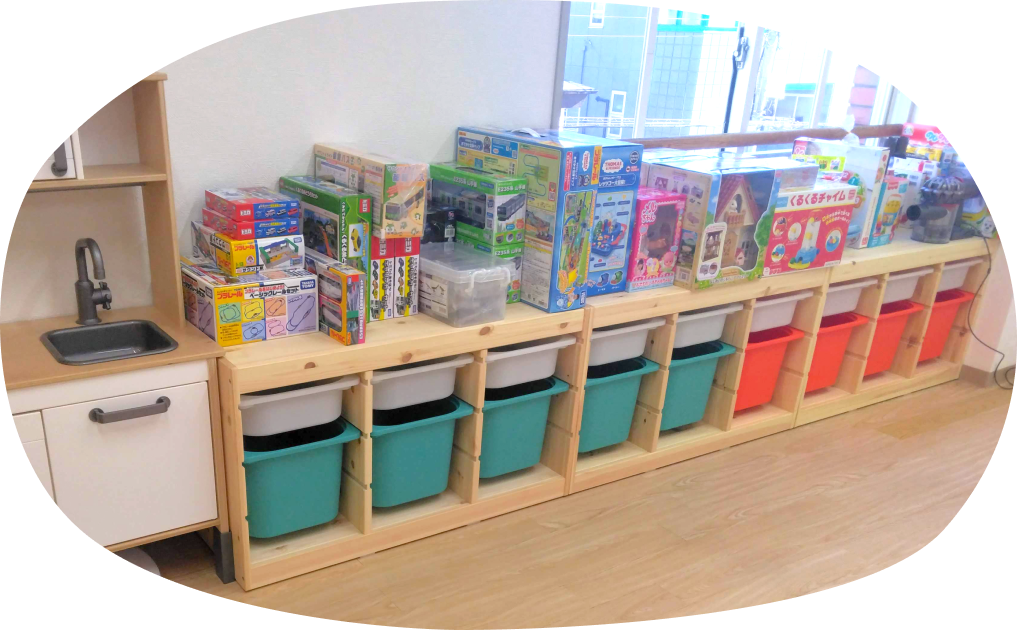 教室内の遊具の写真